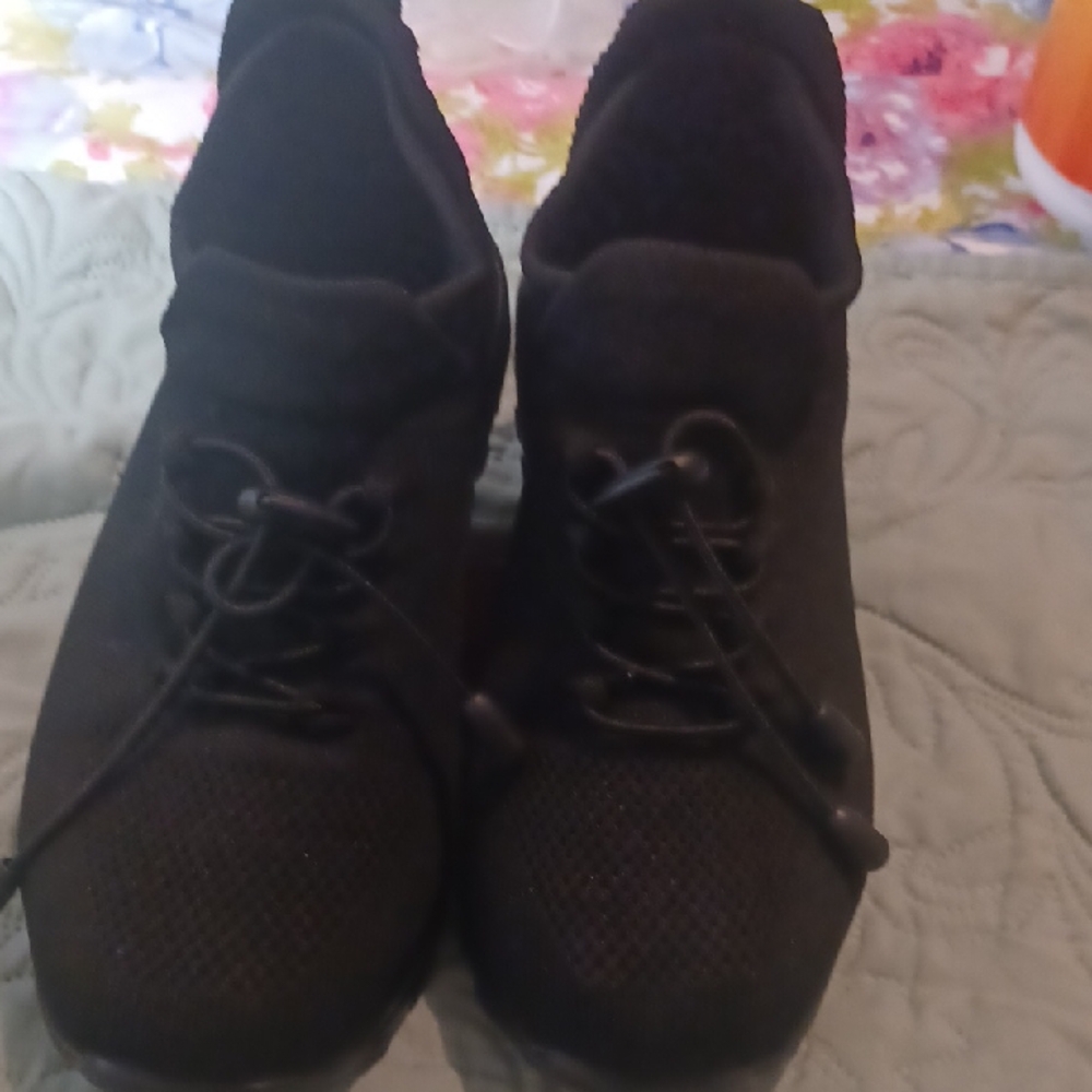 Sleek Black Women's Sneakers